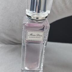 新品未使用！ディオール（Dior）の「ミス ディオール ブルーミング ブーケ ローラー パール」の画像