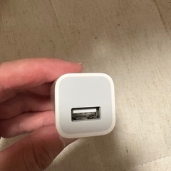 iPhone 充電器アダプターの画像