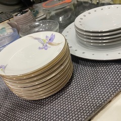 食器セットの画像