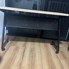 木製 パソコンデスクの画像