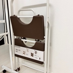 【折りたたみ式】2段踏み台 ステップ台／持ち手付き・滑り止め付き・収納スリムの画像