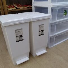 定価2990円　2023年製展示引き上げ品　ニトリ　防臭　ごみ箱　ペタル付き　ゴミ箱の画像