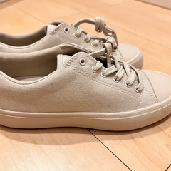 【新品・未使用】UNIQLO ベージュ キャンバス スニーカー 24cmの画像