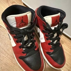 NIKE AIR JORDAN 1 MIDの画像