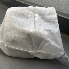 重し用　廃棄中のコンクリート使用　土嚢袋付き　の画像