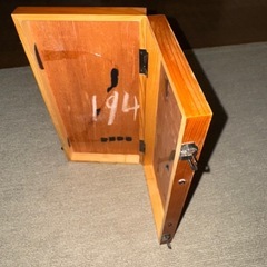 【8/1まで出品】木箱(小さめ留め金具付き)の画像