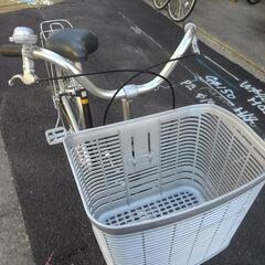 7/30 （水）~8/2（土）までお休み！中古自転車３６５７　前後タイヤ新品！ブリヂストン　CL60U　２６インチ　ギヤなし　軽量アルミフレーム　LEDダイナモライト　キッキーと音がならない後輪ローラーブレーキ錆びにくい部品：ハンドル・リム・ドロヨケ・前かご・スポーク・クランク・リヤキャリア・前ブレーキの画像