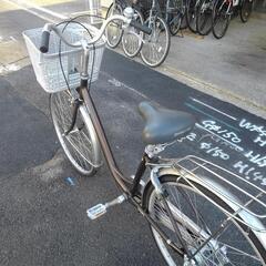 7/30 （水）~8/2（土）までお休み！中古自転車３６５７　前後タイヤ新品！ブリヂストン　CL60U　２６インチ　ギヤなし　軽量アルミフレーム　LEDダイナモライト　キッキーと音がならない後輪ローラーブレーキ錆びにくい部品：ハンドル・リム・ドロヨケ・前かご・スポーク・クランク・リヤキャリア・前ブレーキの画像