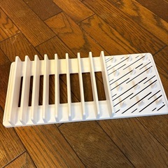 IKEA 突っ張り収納と食器受の画像