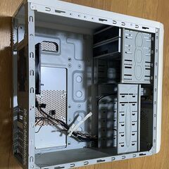 タワー型PCケースの画像