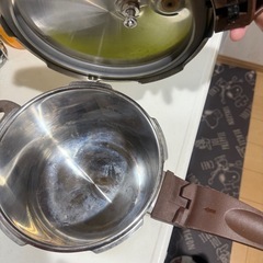 マジックブレットと圧力鍋のセットの画像