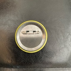 ジムニー缶バッジの画像