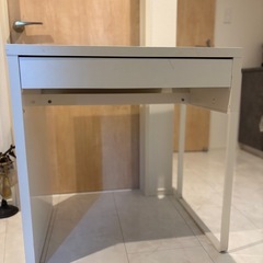 IKEAデスクの画像