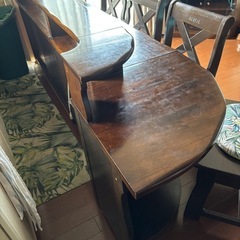 カリモクのカウンター&椅子
の画像