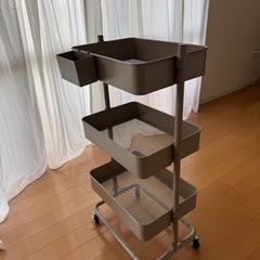 収納ラックの画像