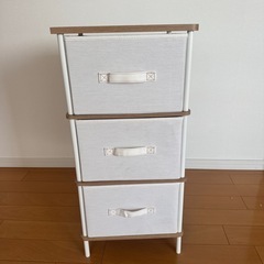 収納ラックの画像