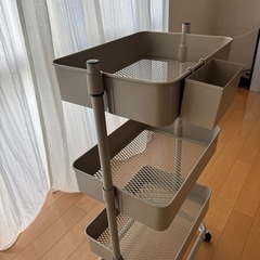 収納ラックの画像