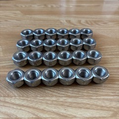 ハイエース純正ホイールナットの画像