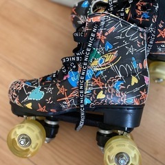【3回室内使用】LED付き ローラーシューズ ローラースケート24cmの画像