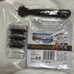 旧パッケージGillette ProShield 替刃8個+3個+本体の画像