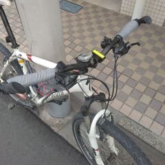 自転車：マウンテンバイク８段ギアー２７インチ：極太アルミフレーム：良品：の画像