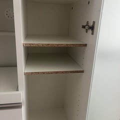 【美品・値上げ交渉可】レンジ台・食器棚の画像