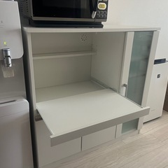 【美品・値上げ交渉可】レンジ台・食器棚の画像