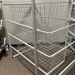ikea バスケットワゴン4段の画像