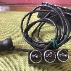 シガーソケット　３連+USBソケットの画像