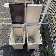 ゴミ箱×2個の画像