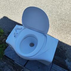 セットフォードのカセットトイレ電動ポンプ仕様の画像