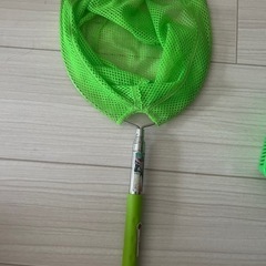 虫取りかごと網の画像