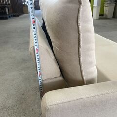 【良品】二人掛けソファー 白系 足つき コンパクト お洒落 人気 早い者勝ち 引取歓迎 配送OKの画像