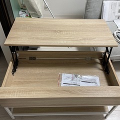 昇降式テーブルの画像