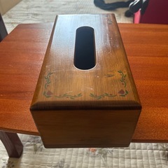 レトロ木製ティッシュボックスの画像