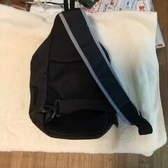 シンプル肩掛けリュックの画像
