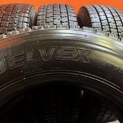 TOYO M935 215/70R17.5 118/116N LT 17.5インチ ライトトラック用 スタッドレス 4本 22年製 バリ溝 ダイナ キャンター コースター等(KTS227の画像