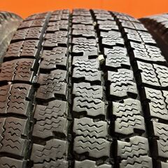 TOYO M935 215/70R17.5 118/116N LT 17.5インチ ライトトラック用 スタッドレス 4本 22年製 バリ溝 ダイナ キャンター コースター等(KTS227の画像