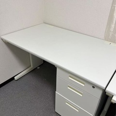 【オフィス移転のため】椅子・机セット（3セット）＆棚（2つ）お譲りします！【美品】の画像