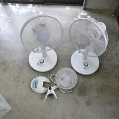 扇風機2台プラス卓上、クリップ扇風機セットの画像