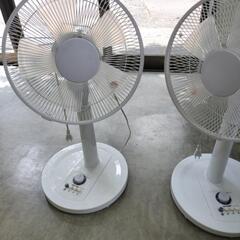 扇風機2台プラス卓上、クリップ扇風機セットの画像