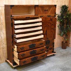 ≪zyt2358ジ≫ 岩屋堂箪笥 着物箪笥 鍵無し/現状品 幅168cm 高さ175cm 菊幸作？ 和箪笥/民芸箪笥/欅材/抽斗/チェスト/中古家具/宮城県仙台市 70718-09の画像