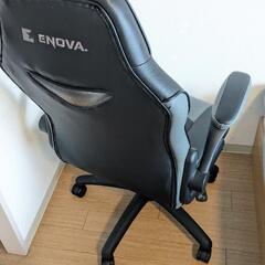 ENOVA ゲーミングチェアの画像