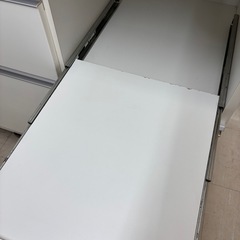 ★959 (食器棚お探しの方必見)　食器棚　ソフトクローズ付き　シミ・ハガレ多少あり　【リサイクルマート鹿児島宇宿店】の画像