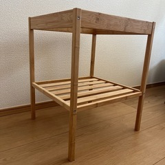 IKEA サイドテーブルの画像