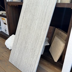 【タイル３００×６００角 お引き取りです 】 ＊御影石・タイル・大理石・砂利・石・石材・庭石・ロックガーデンなど＊の画像