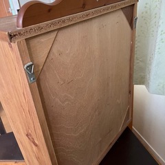 小ぶりな収納棚の画像