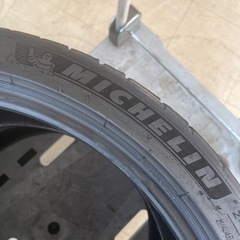 無料タイヤ 245/35ZR20の画像