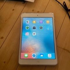 いったん止めます。初代iPad mini（白）WI-FIの画像