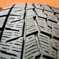 YOKOHAMA ice GUARD iG70 185/55R16 16インチ スタッドレス 4本 23年製 バリ溝 ヤリス カローラアクシオ スイフト インサイト等　(KTF313)の画像